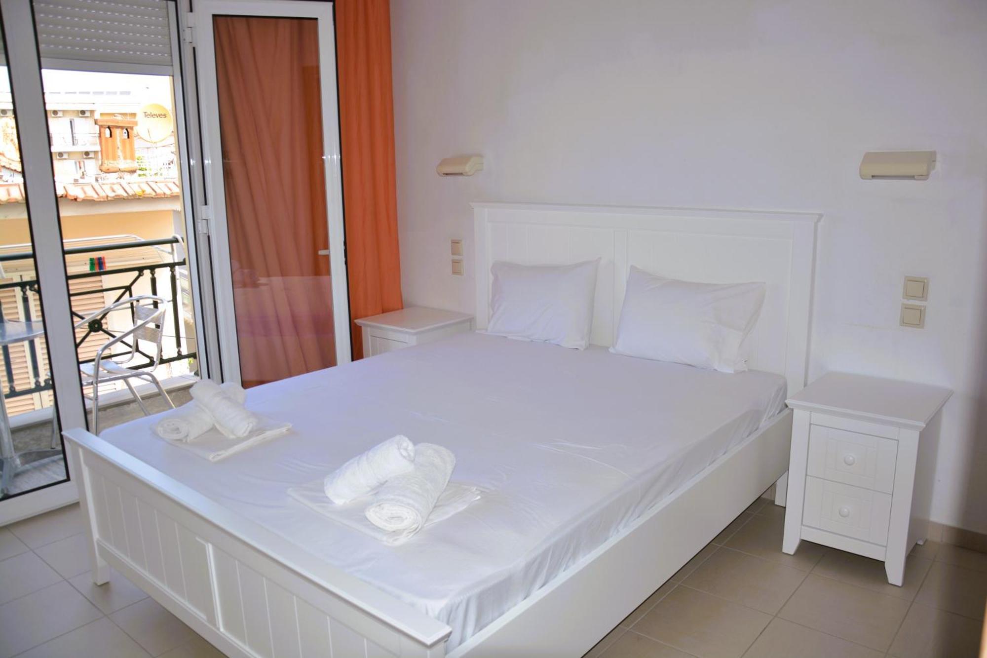 Dionyssos Hotel Limenas  Exterior photo