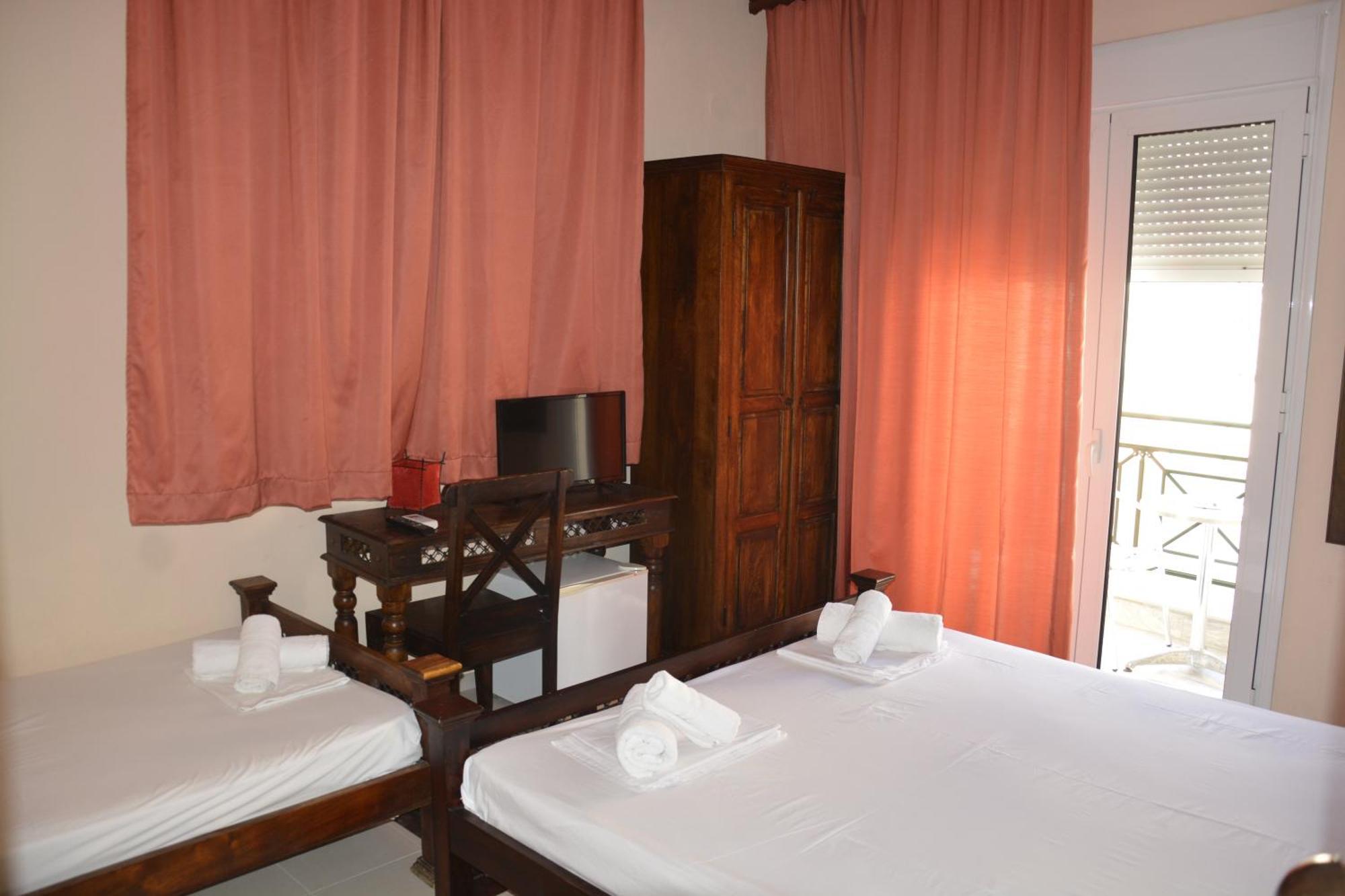 Dionyssos Hotel Limenas  Exterior photo