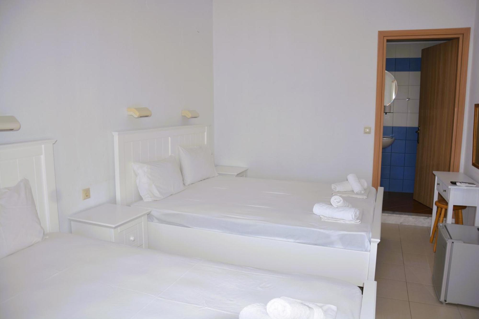Dionyssos Hotel Limenas  Exterior photo